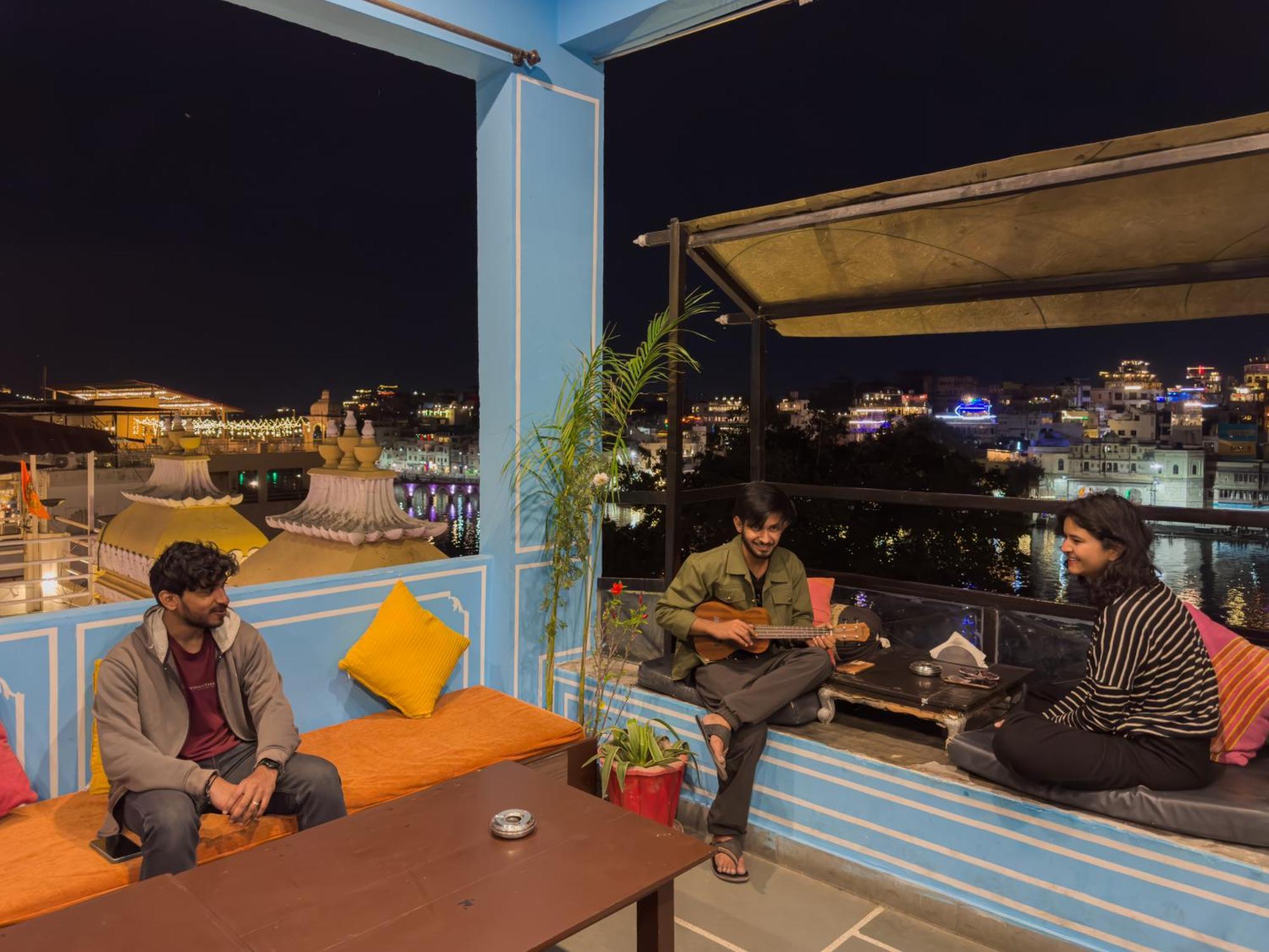 Madpackers Udaipur Hostel Exterior photo